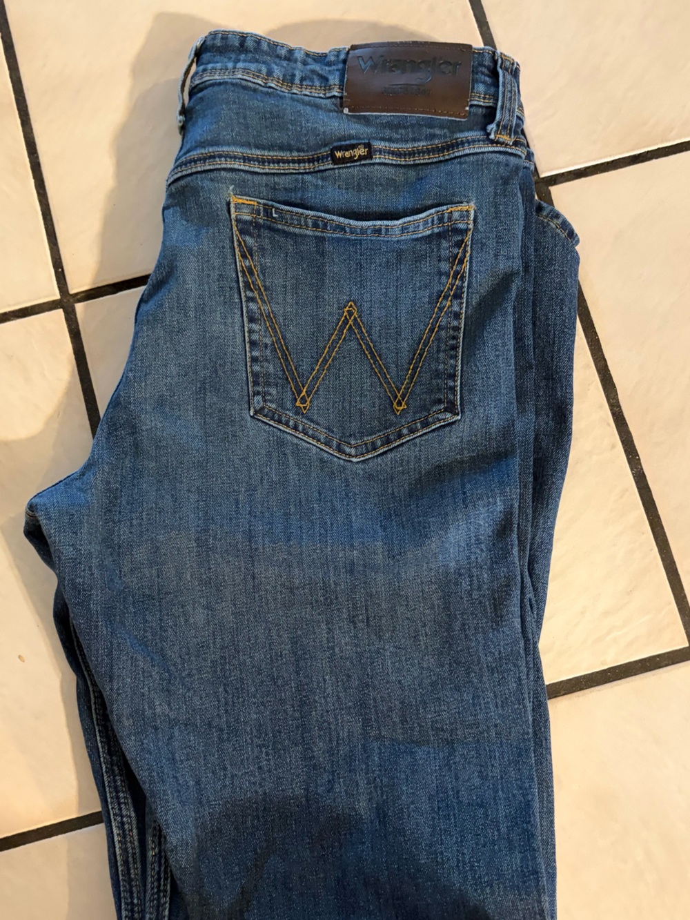 Wrangler Men's Dark Blue  Jeans